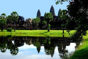 Angkor Wat grönska spegling Siem Reap Kambodja
