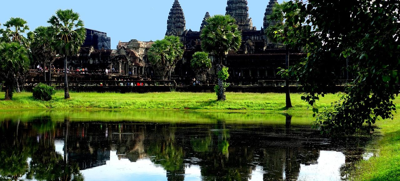 Angkor Wat grönt vattenspegel Siem Reap Kambodja
