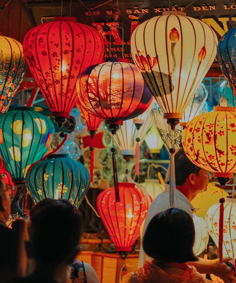 Kulörta lyktor Hoi An Vietnam