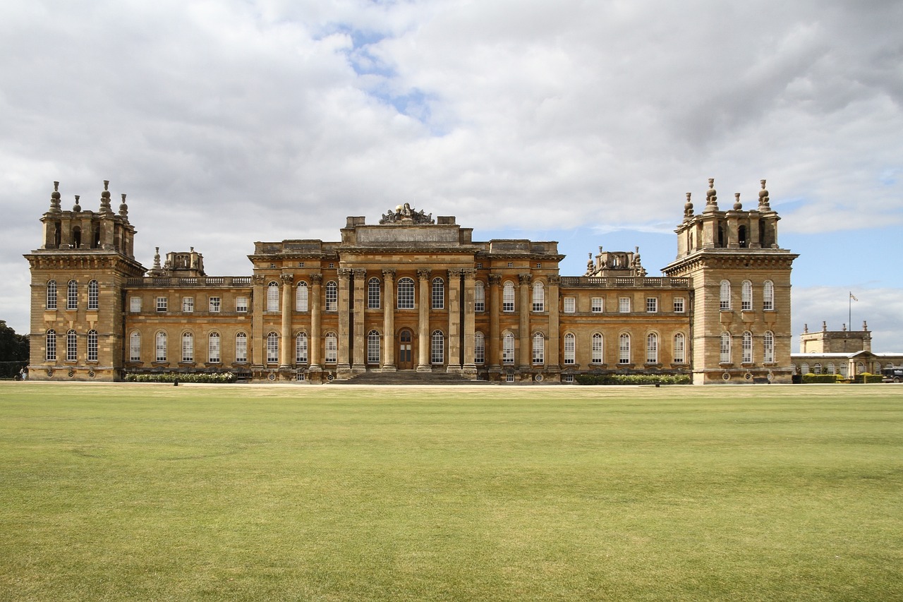 blenheim-palace-1592869_1280